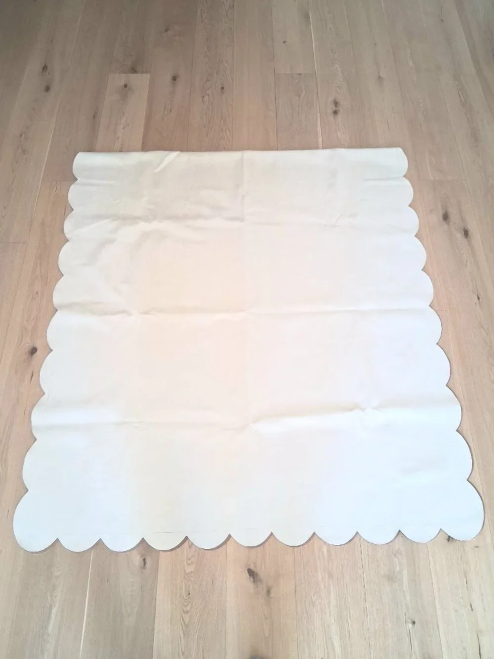 Gathre Ivory Scallop Tablecloth 10 foot